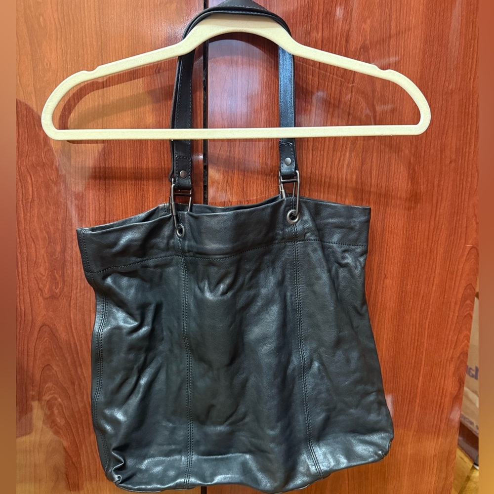 Burberry Black Leather Tote - Picture 5 of 14